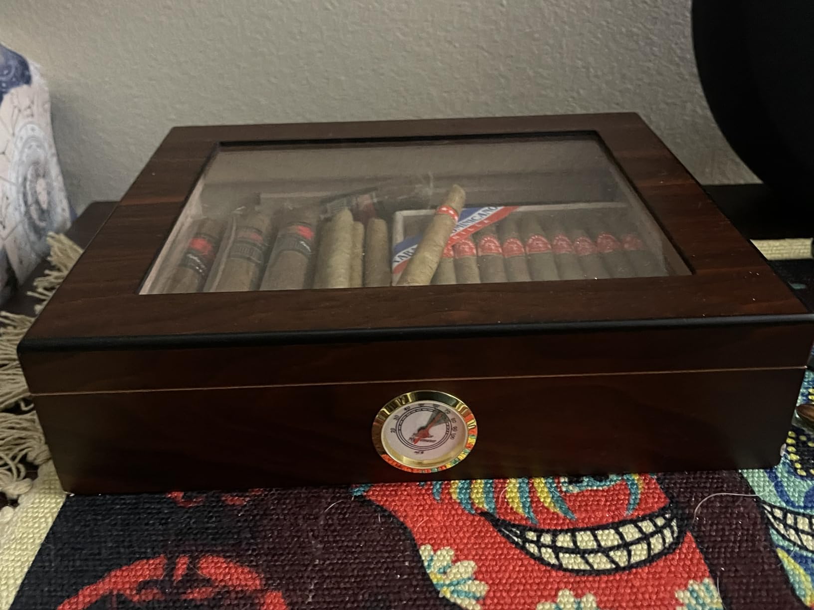Bald Eagle Handmade Cigar Humidor, Cedar Cigar Desktop Box with Humidifier and Hygrometer, Glass Top for 30-50 Cigars (30-50 Cigars) customer photo 1