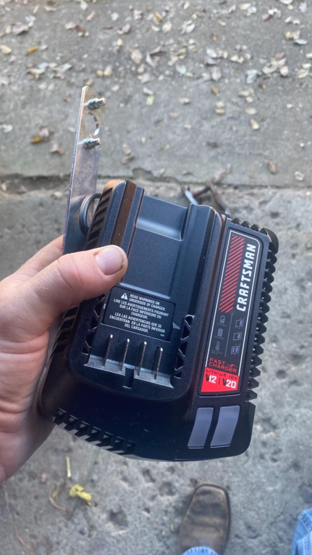 CRAFTSMAN V20 Cordless Angle Grinder Tool Kit, 4-1/2 inch, Battery and Charger Included (CMCG400M1) customer photo 2