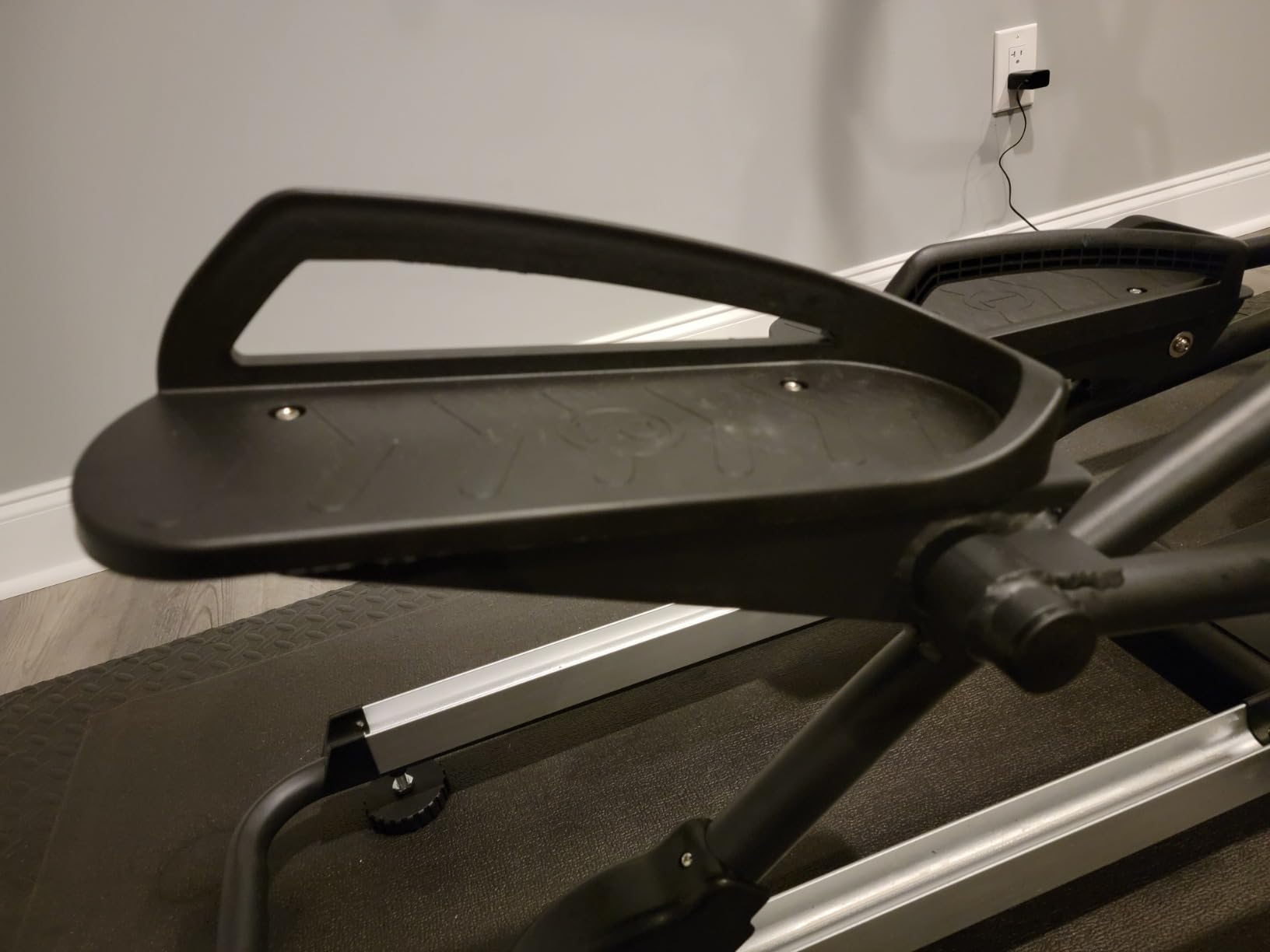 Sunny Health & Fitness Magnetic Elliptical Long Stride Low Impact Workout customer photo 1