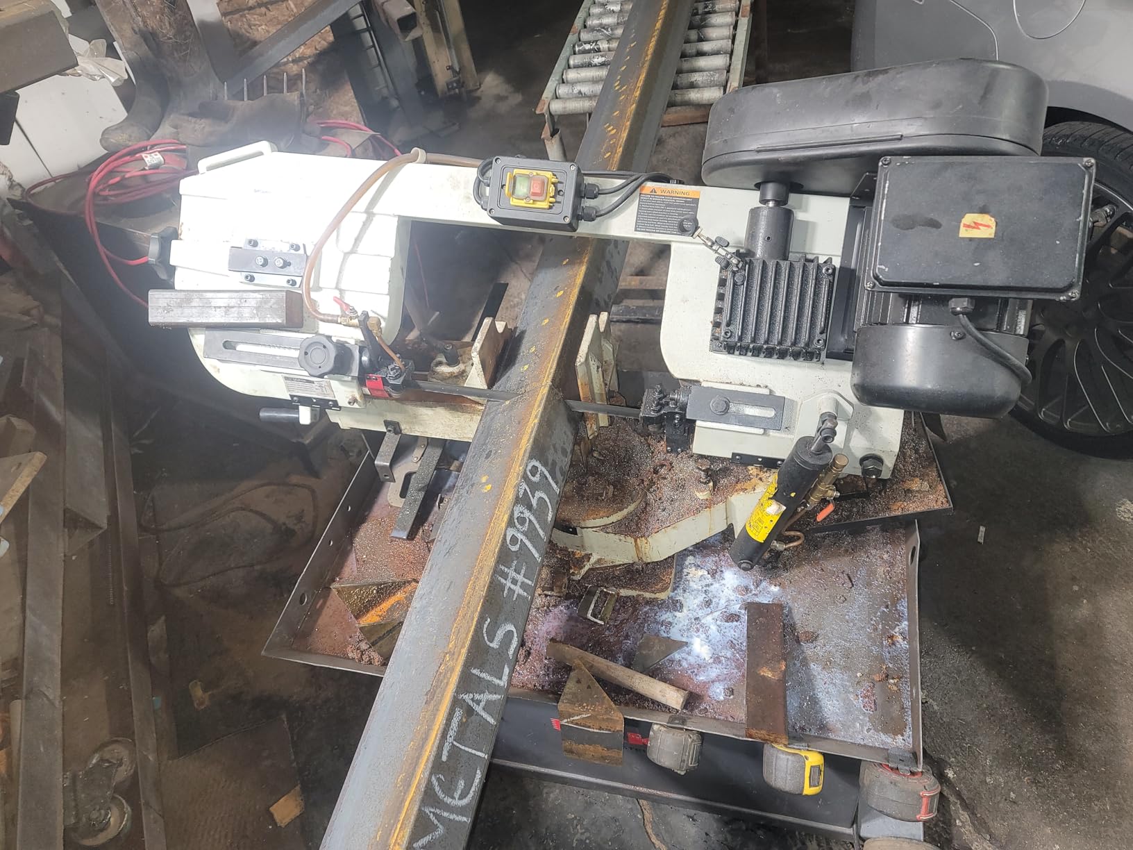 KAKA INDUSTRIAL BS-712R Metal Band Saw, 7 x 8.25 in Swivel Bow, 115V/230V 1PH, 4 Speeds, Hydraulic Feed and Coolant customer photo 2