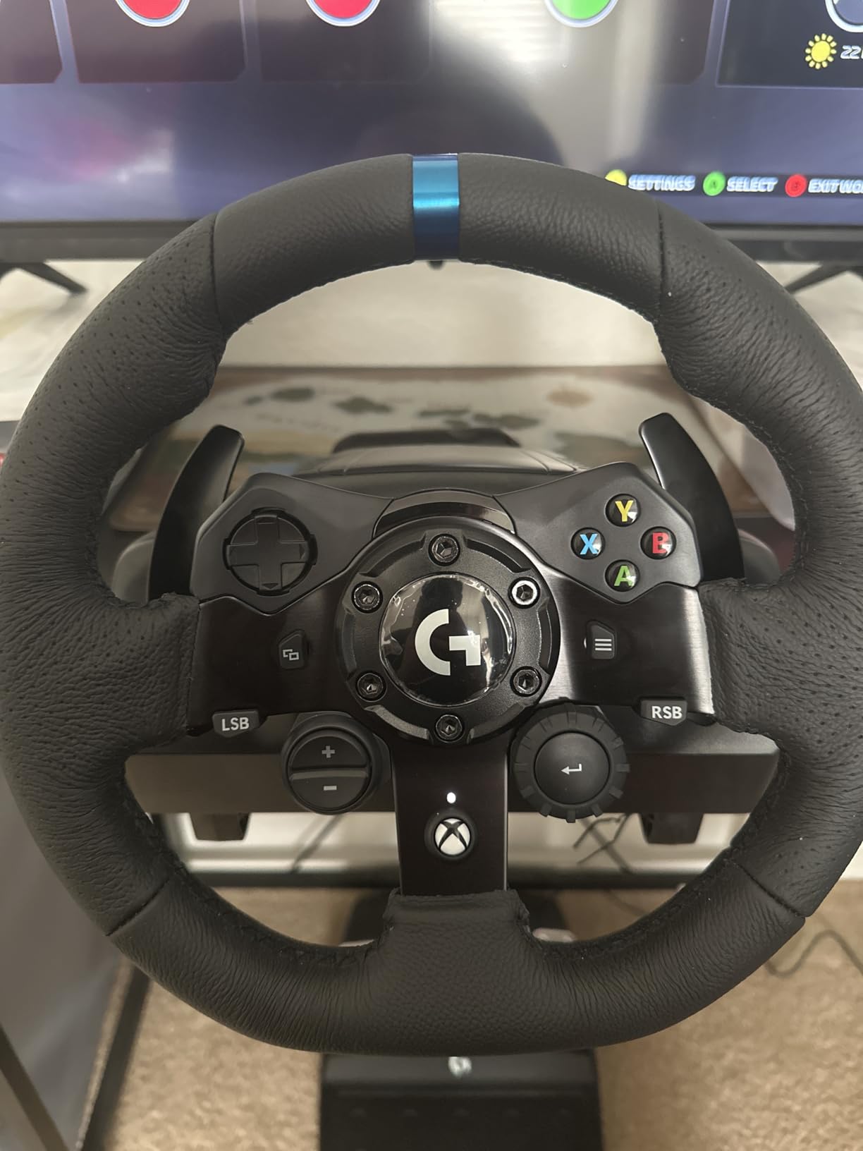 Logitech G923 Racing Wheel and Pedals for Playstation/PS5/PS4 & PC customer photo 1