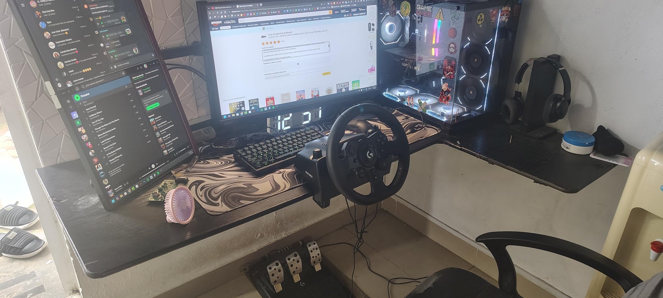 Logitech G923 Racing Wheel and Pedals for Playstation/PS5/PS4 & PC customer photo 2
