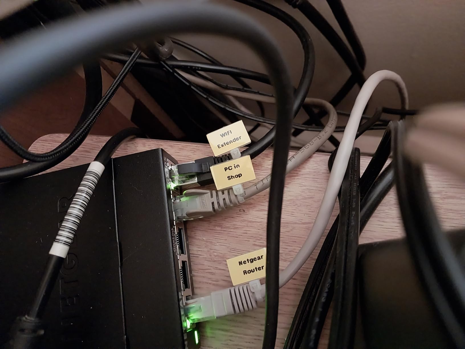 NETGEAR 8-Port Gigabit Ethernet Unmanaged Network Switch (GS308) customer photo 2