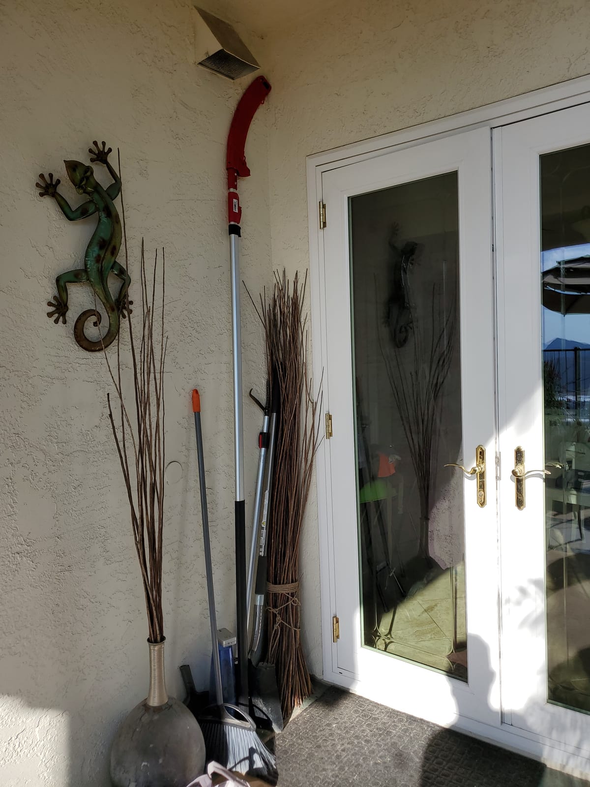 EZ Kut Professional Pole Saw 20’ Extendable - Manual Pole Saw for Tree Trimming. Branch Cutter with Double Hook for Branch Removal - Best Tree Pruner. Tree trimmer pole saw. Since 1988 customer photo 2