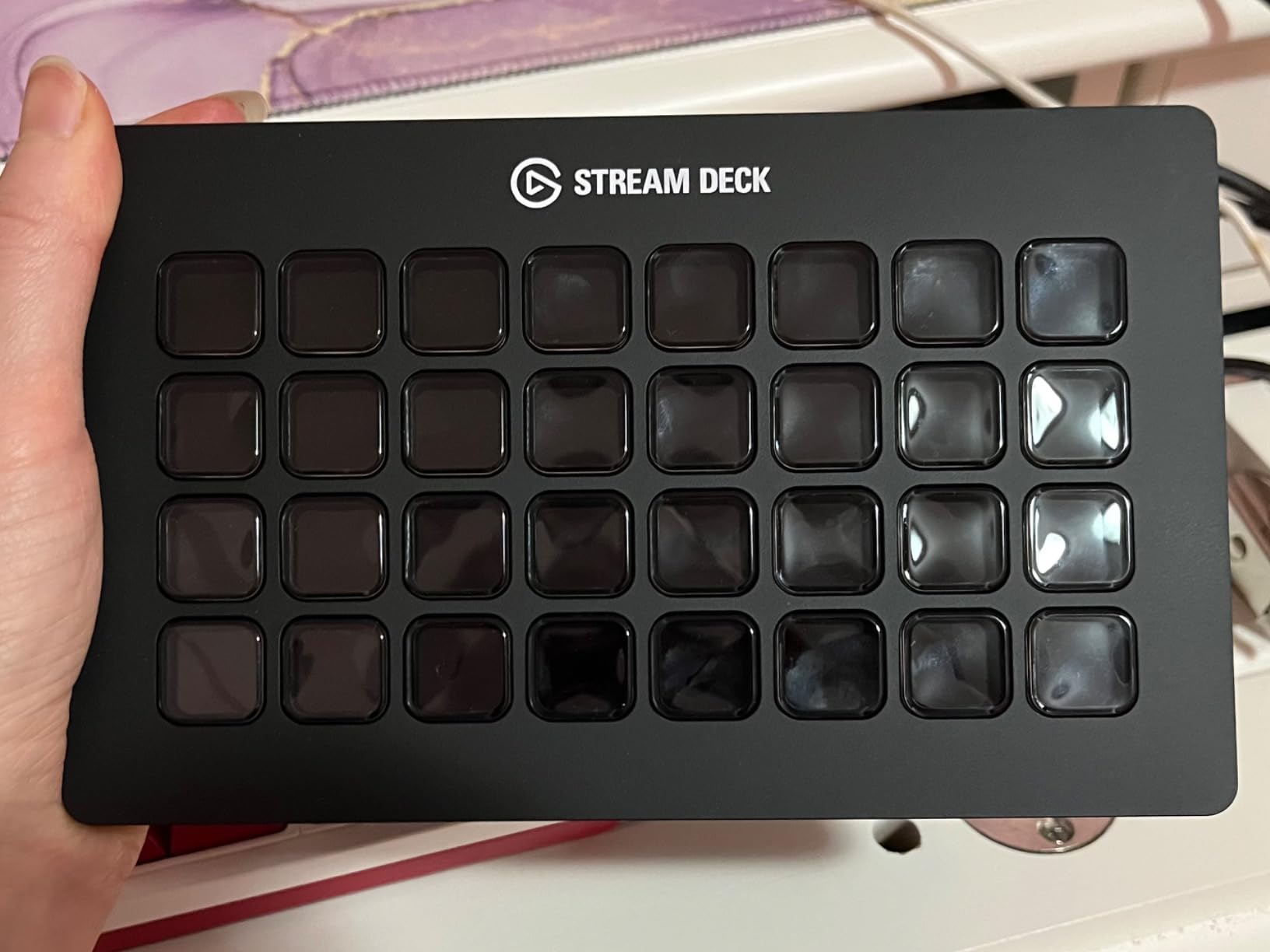 Elgato Stream Deck XL Advanced Studio Controller, 32 Keys customer photo 2