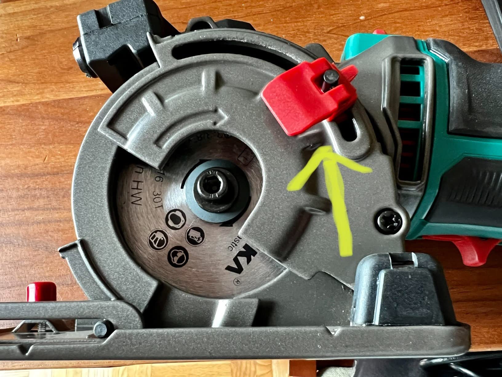HYCHIKA Mini Circular Saw, Compact with 3 Blades 4A Pure Copper Motor, Scale Ruler, 3-3/8