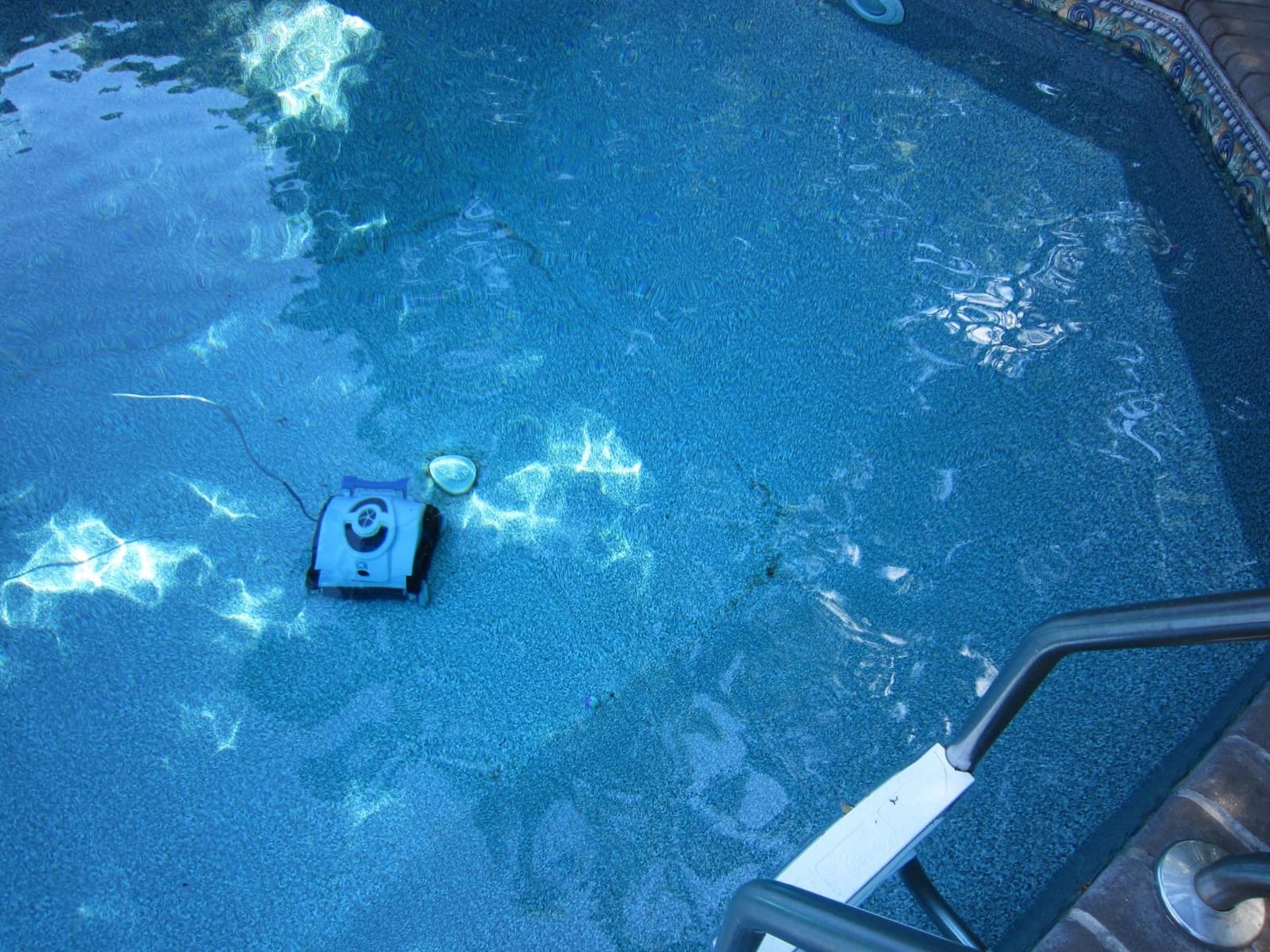 Hayward SharkVac Automatic Robotic Pool Vacuum Cleaner for Inground Pools customer photo 1