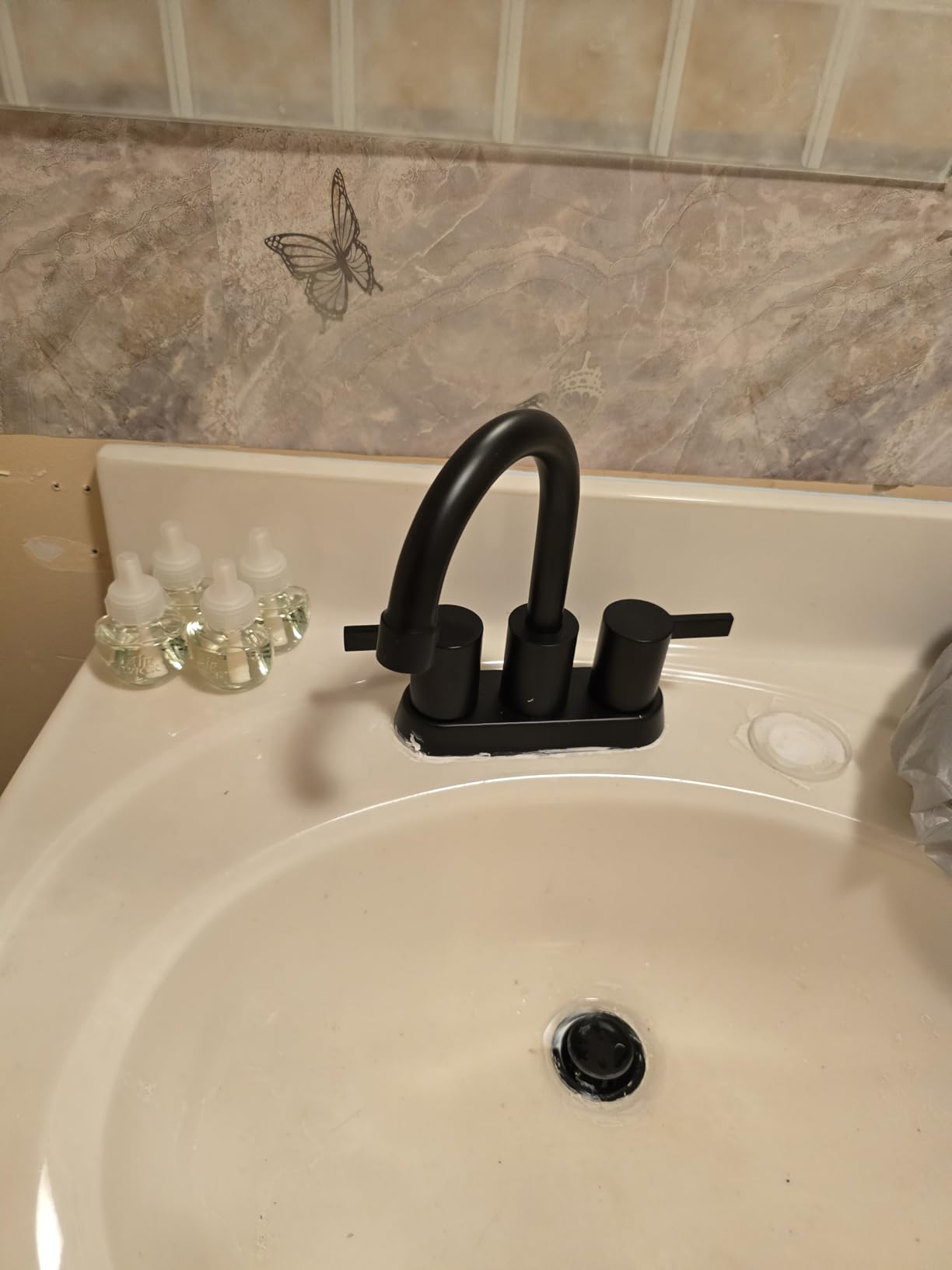 Phiestina 4 Inch 2 Handle Centerset Matte Black Lead-Free Modern Bathroom Faucet, 360 Swivel Spout 2-3 Hole RV Bathroom Vanity Sink Faucet with Pop Up Drain and Water Supply Lines,BF015-1-MB customer photo 2