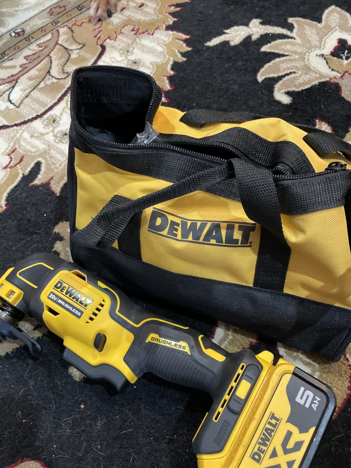 DEWALT atomic 20V MAX* Oscillating Tool, Cordless, Oscillating, Tool only (DCS354B), 1 item package quantity, Color Multi customer photo 2