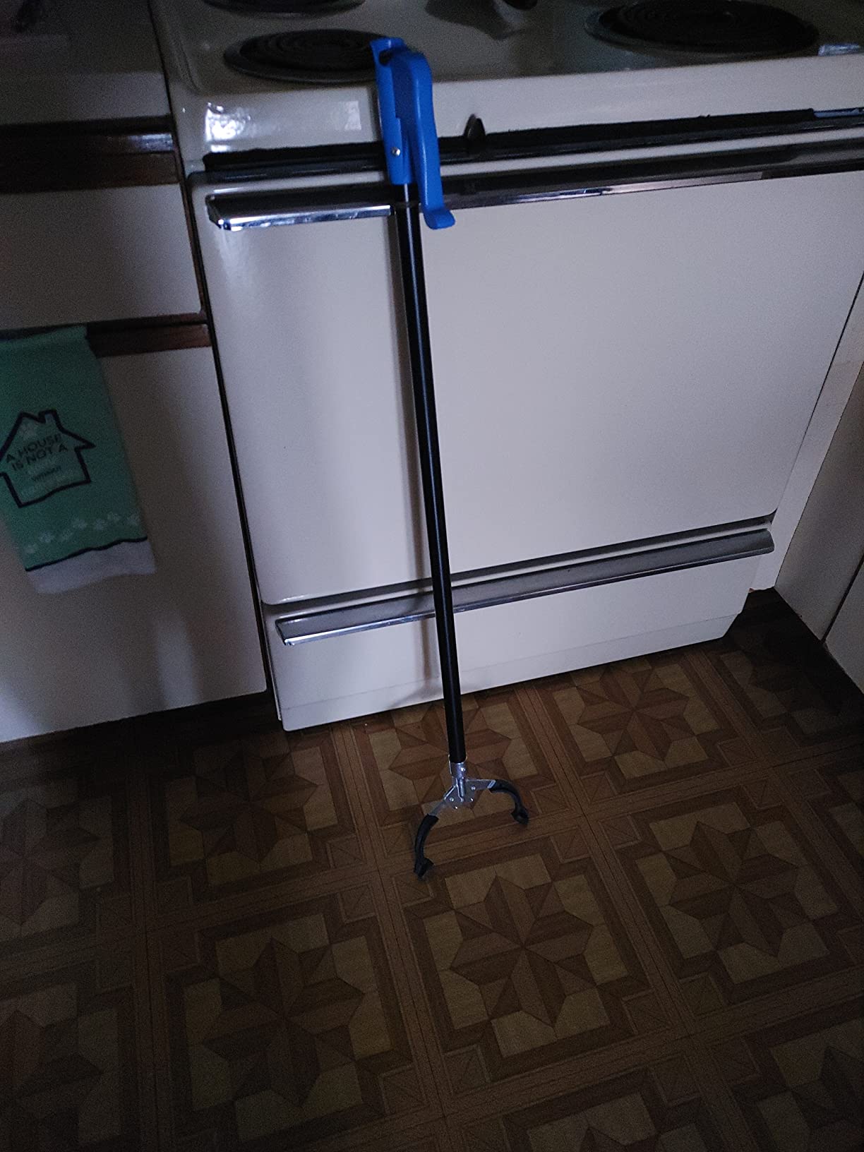Amazon Basics Reacher Grabber Tool for Hard-to-Reach Areas, Sturdy Metal Trash Picker, Indoor & Outdoor Lightweight Pickup Tool, 38