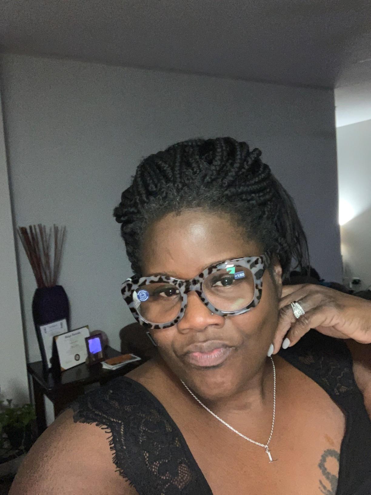 Peepers Blue Light Reading Glasses - Center Stage Focus customer photo 2