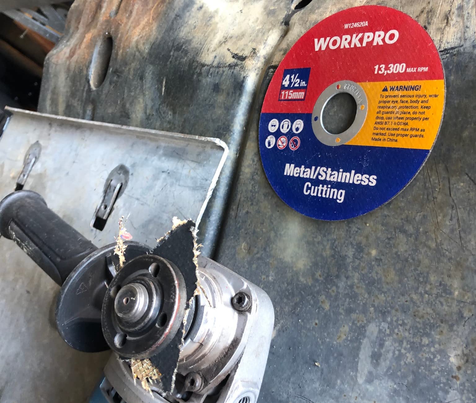 WORKPRO 4-1/2 x 7/8 Inch Cut-Off Wheels, 20 Pack Thin Metal Cutting Discs customer photo 2