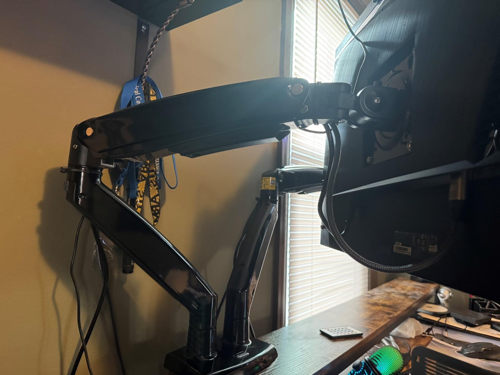 HUANUO Dual Monitor Stand for 13 to 40 Inch, Premium Dual Monitor Mount with USB, Height Adjustable Monitor Stand for 2 Monitors, VESA Mount with Clamp/Grommet Base, Holds 26.4lbs per Arm, HNDS7 customer photo 2