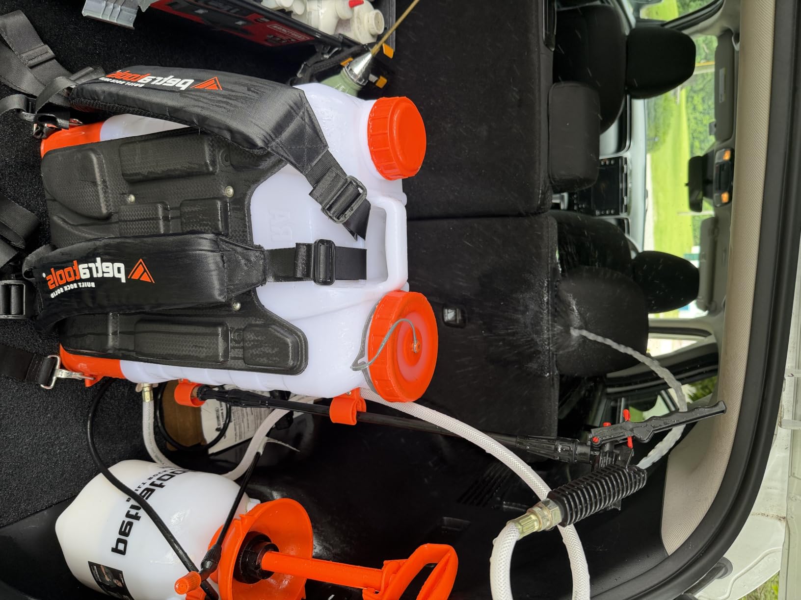 PetraTools HD4000 Battery Powered Backpack Sprayer, 6 Hr Runtime, 6 Nozzles customer photo 2