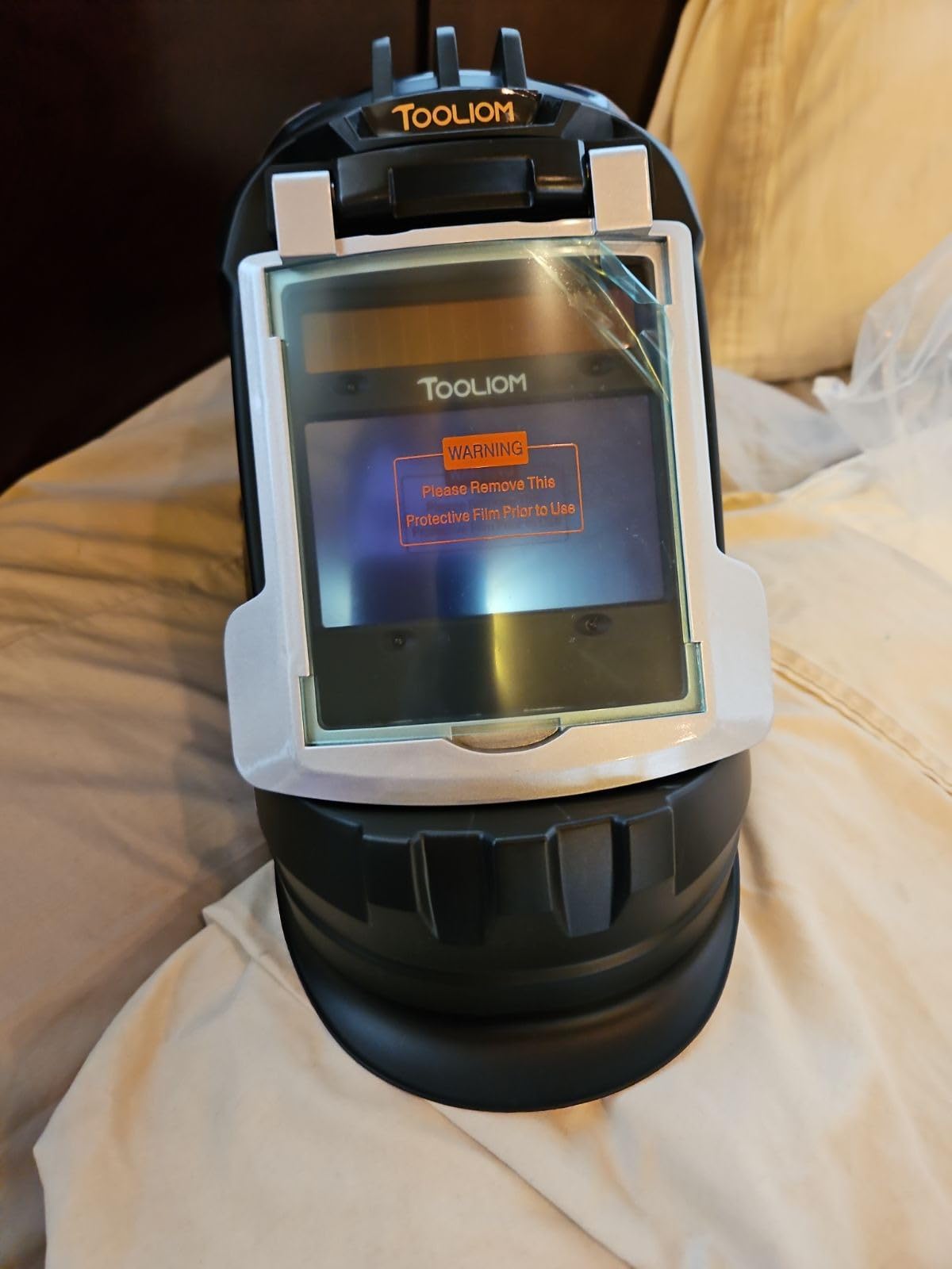 TOOLIOM True Color Auto Darkening Welding Helmet with Large View | True color 1/1/1/1 clarity, 3.94