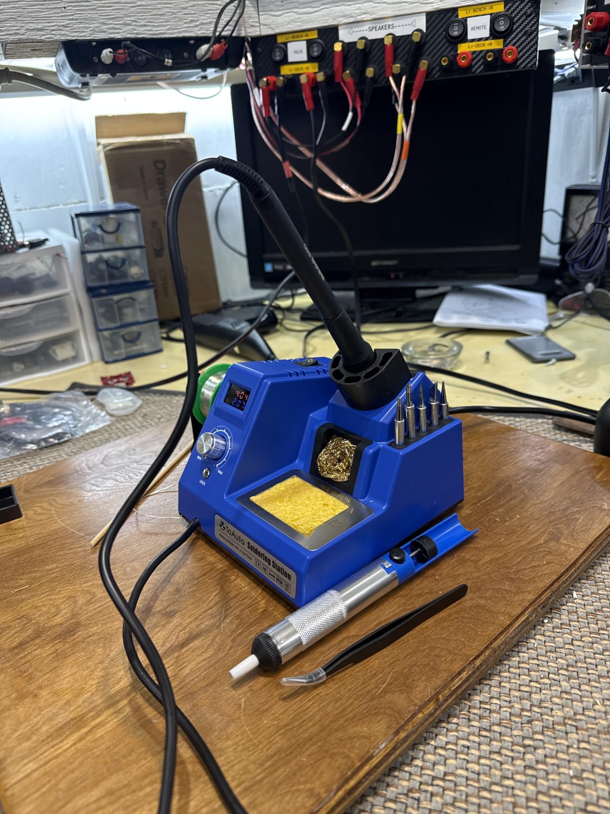 TOAUTO DS90 Soldering Station-°F & °C Dual Digital Display Soldering Iron Station Kit,90W Soldering Iron,302℉- 842℉ Temperature, Anti-Static & Grounding Wire, Auto Standby & Sleep,5 Solder Tips, Blue customer photo 2