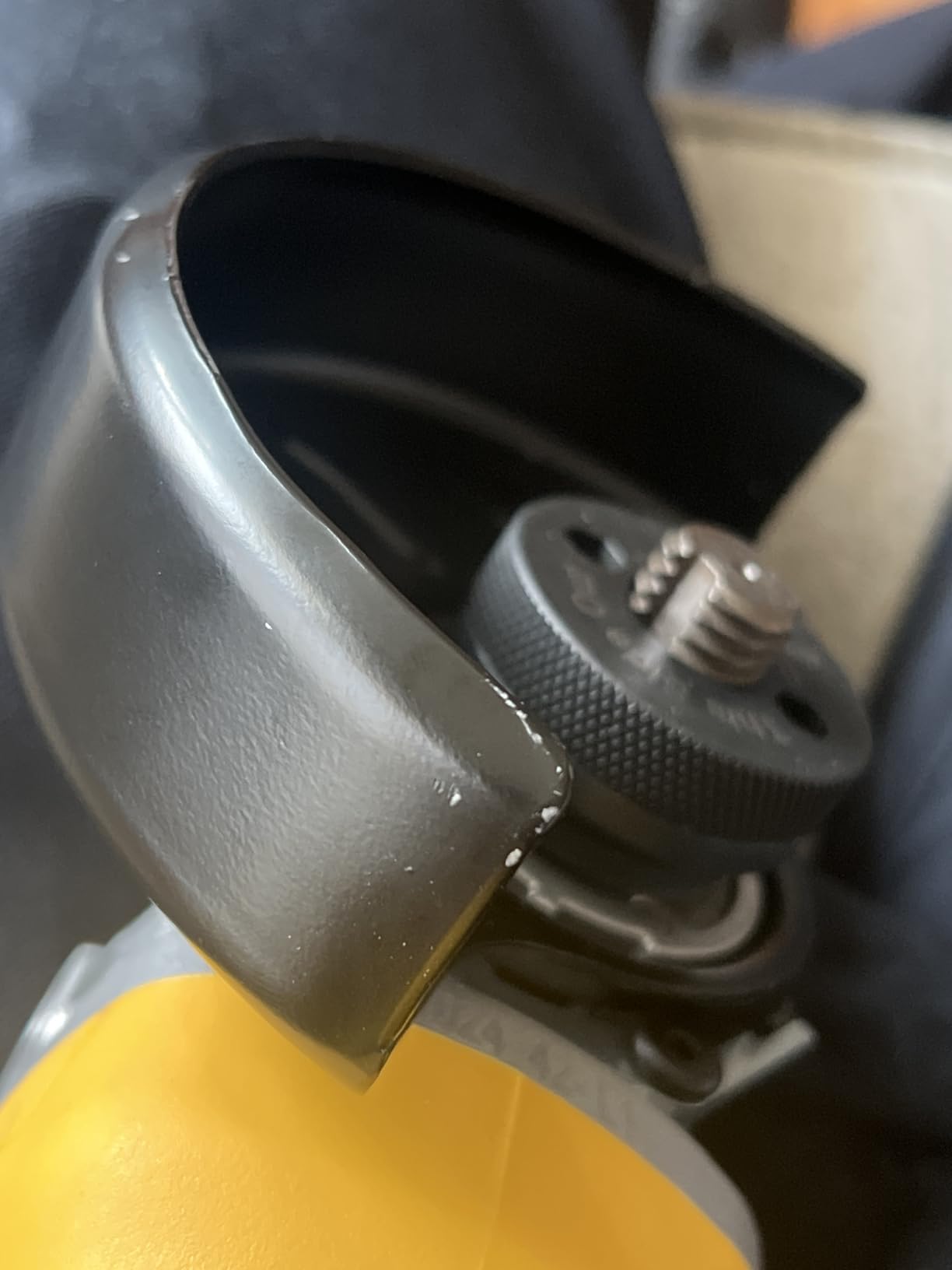 DEWALT 20V MAX* XR Angle Grinder with Kickback Brake, Slide Switch, 4-1/2-Inch, Tool Only (DCG405B) customer photo 1