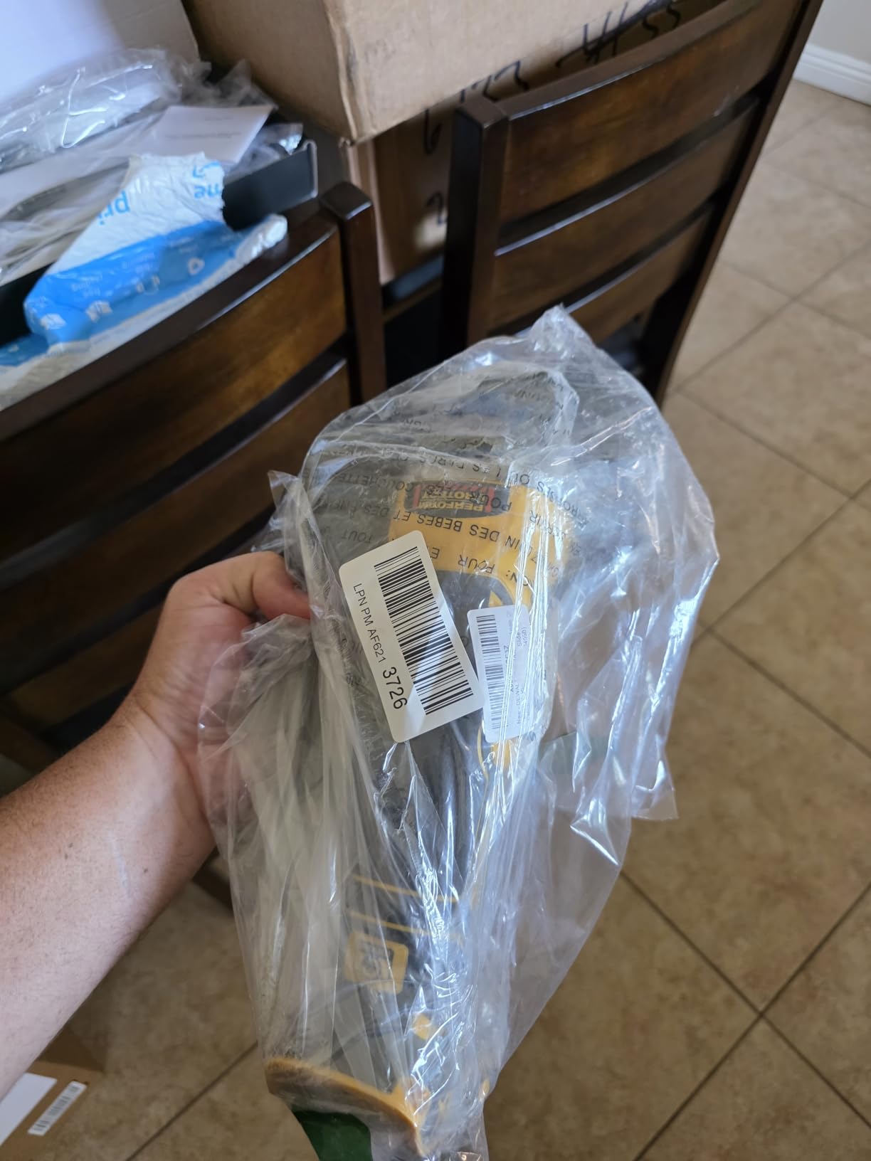 DEWALT 20V MAX* XR Angle Grinder with Kickback Brake, Slide Switch, 4-1/2-Inch, Tool Only (DCG405B) customer photo 2