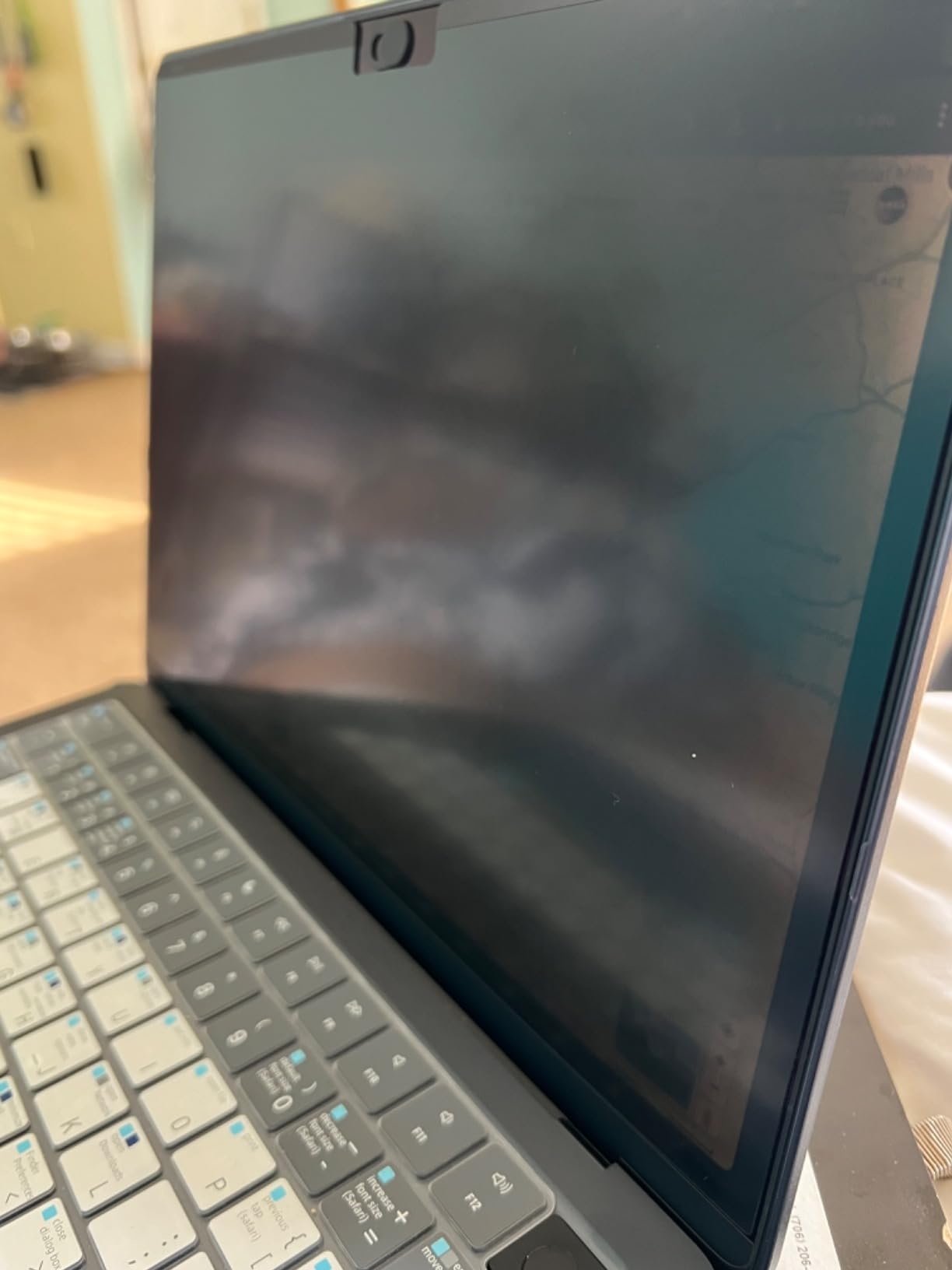 Kensington MagPro Magnetic Laptop Privacy Screen 15.6 inch, Removable 16:9 Laptop Privacy Filter Shield, Anti-Glare, Blue Ray Reduction, Compatible with HP/Dell/Acer/Asus/Lenovo (K58353WW) customer photo 1