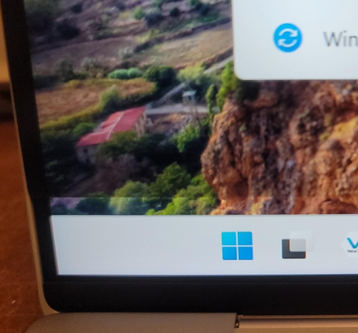 Kensington MagPro Magnetic Laptop Privacy Screen 15.6 inch, Removable 16:9 Laptop Privacy Filter Shield, Anti-Glare, Blue Ray Reduction, Compatible with HP/Dell/Acer/Asus/Lenovo (K58353WW) customer photo 2
