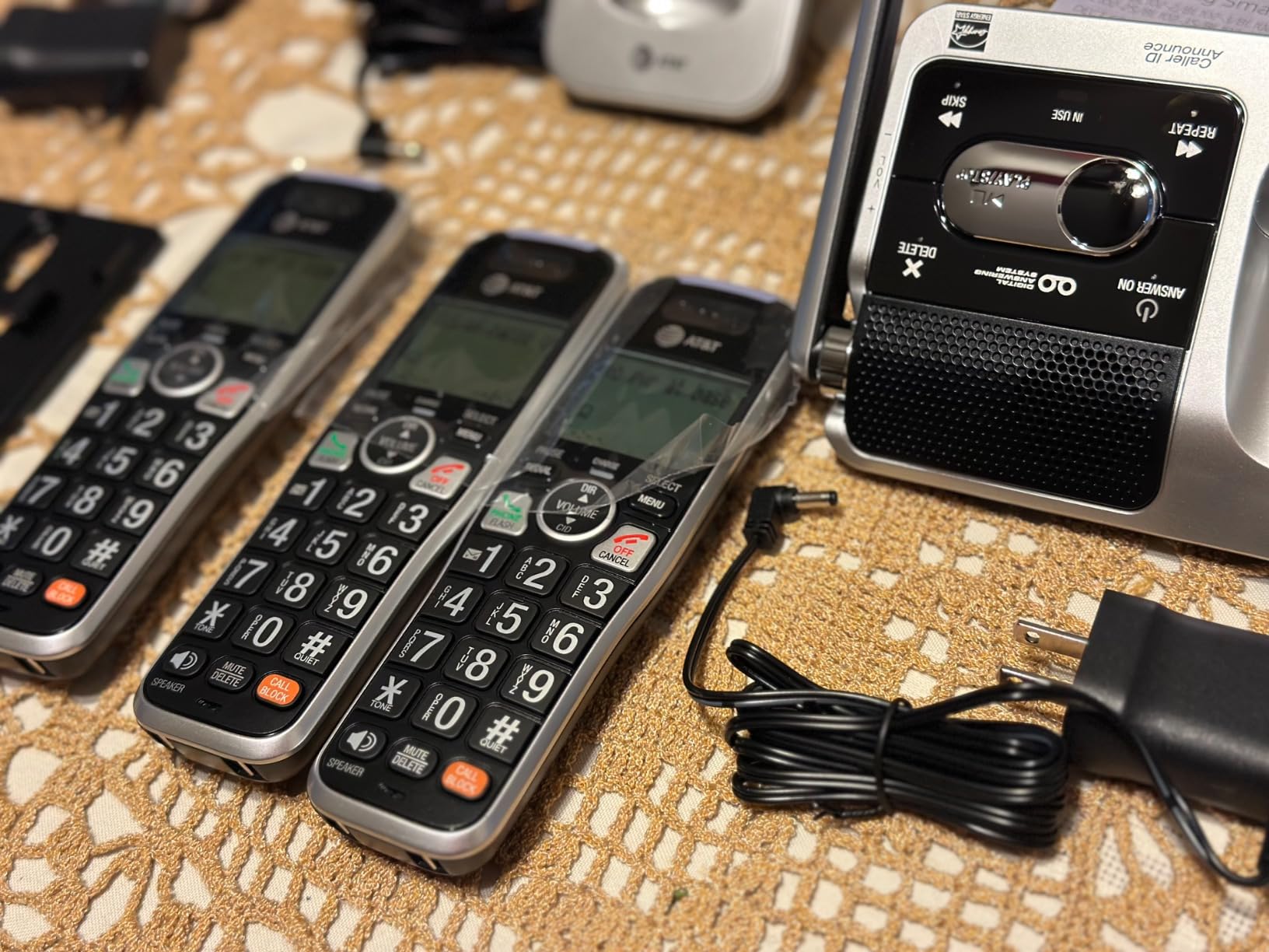 AT&T BL102-2 DECT 6.0 2-Handset Cordless Phone for Home with Answering Machine, Call Blocking, Caller ID Announcer, Audio Assist, Intercom, and Unsurpassed Range, Silver/Black customer photo 1