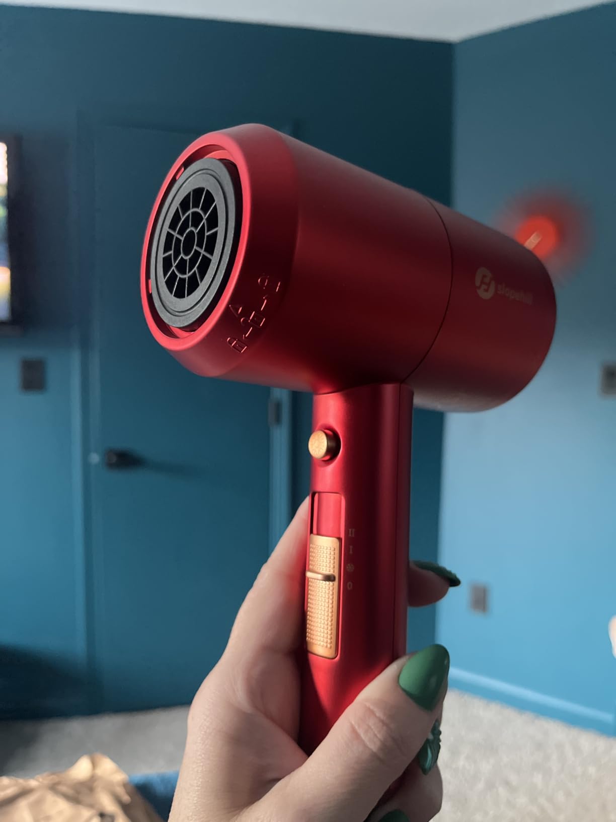 slopehill Professional Ionic Hair Dryer, Powerful 1800W Fast Drying Low Noise Blow Dryer with 2 Concentrator Nozzle 1 Diffuser Attachments for Home Salon Travel customer photo 1