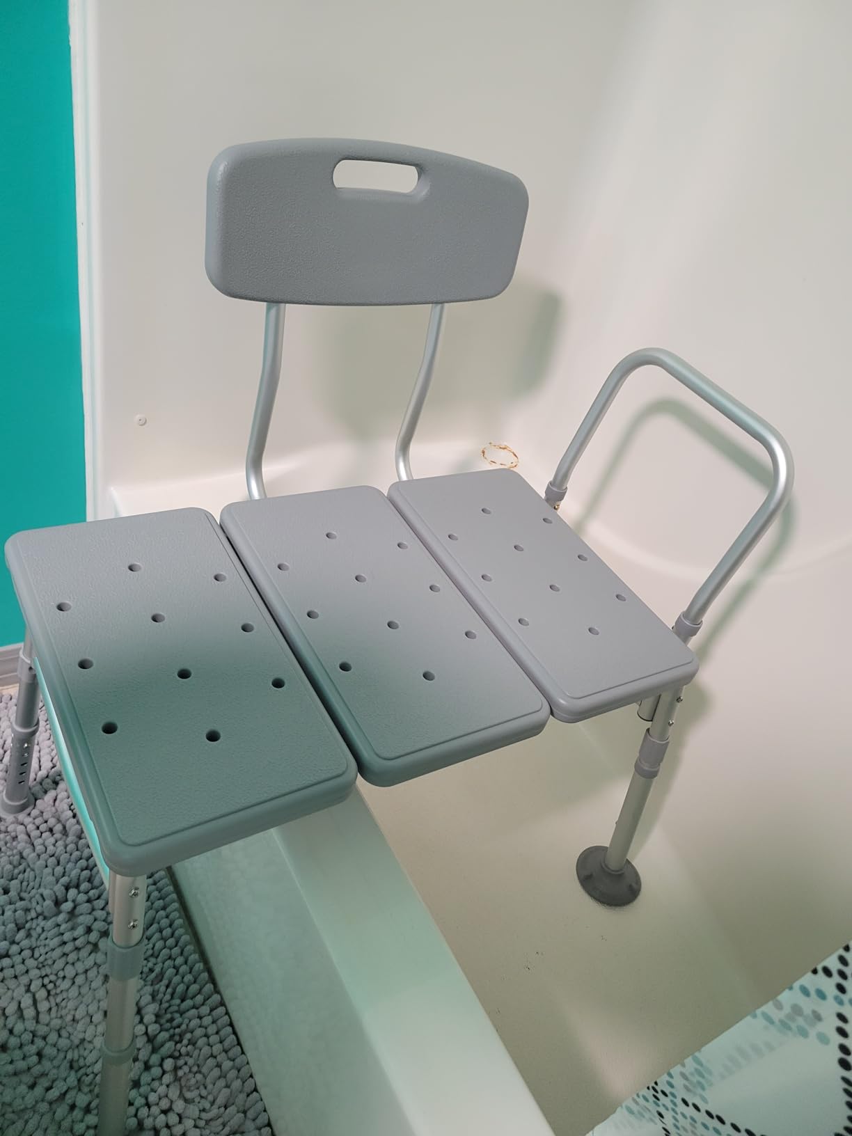 Medline Transfer Bench for Bathtubs and Showers, Adjustable Shower Bench and Bath Seat For Seniors and adults, Slip-resistant Feet, Heavy-Duty 400 lb. Weight Capacity, Tool-Free Assembly customer photo 1