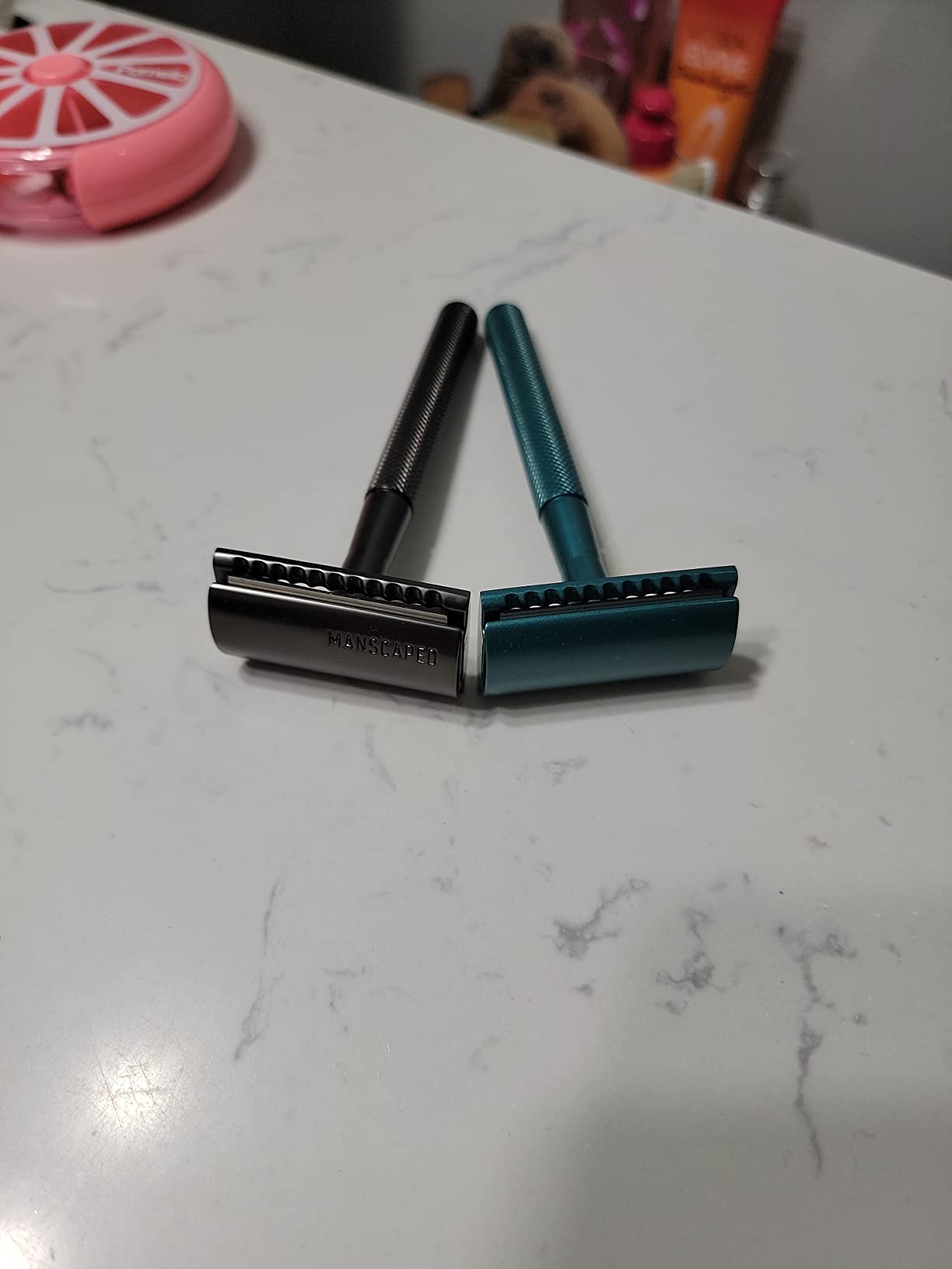 MANSCAPED® The Plow® 2.0 Premium Single Blade Double-Edged Safety Face Razor for Men customer photo 2