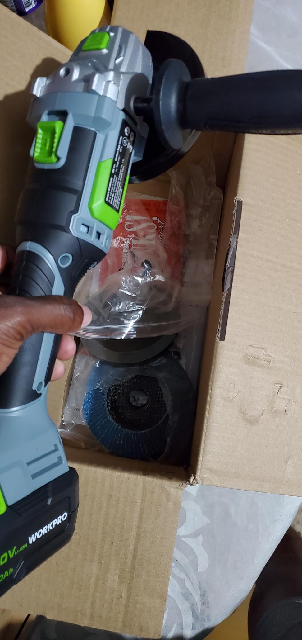 WORKPRO 20V Cordless Angle Grinder Kit, 4-1/2 Inch customer photo 2