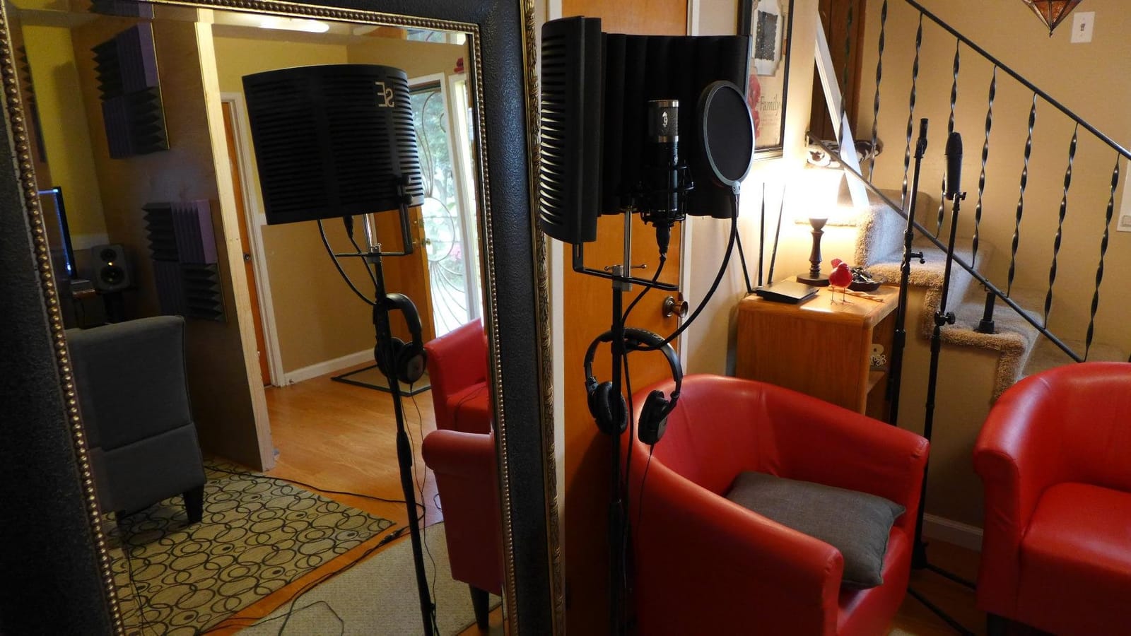 sE Electronics RF-X Reflexion Filter - Portable Microphone Isolation Shield for Recording Music, Podcasts & Voice-Overs - Four-Layer Acoustic Sound Shield for Home Recording Studio Equipment (White) customer photo 2