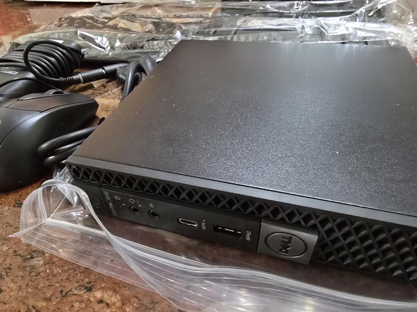 Dell OptiPlex 7050 Micro Computer, Intel Quad Core i5-6500T up to 3.1GHz, 16G DDR4, 256G SSD, Windows 11 Pro 64 Bit (Renewed) customer photo 1