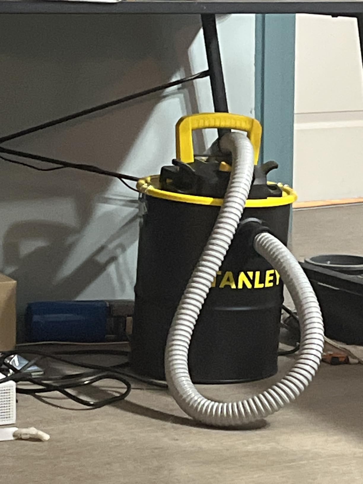 STANLEY Ash Vacuum Cleaner, Portable 4 Gal 4HP Hot Ash Vac SL18184 customer photo 1