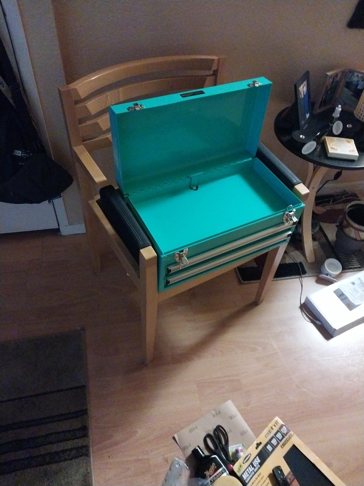 Amazon Basics Metal Tool Box with Drawers, Storage and Organization Tool Chest, Powder Coat Finish, 18.1 x 8.7 x 9.5 in, Turquoise customer photo 1