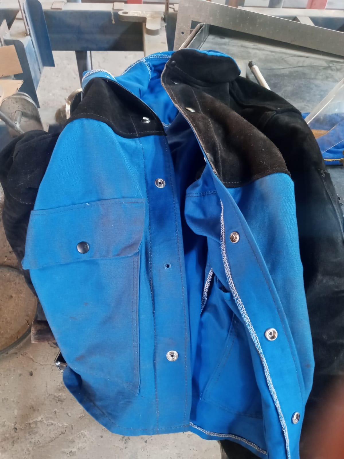 QeeLink Welding Jacket Split Leather Sleeves | Premium Flame Resistant Cotton Body Hybrid Welder Jackets Clothes customer photo 2