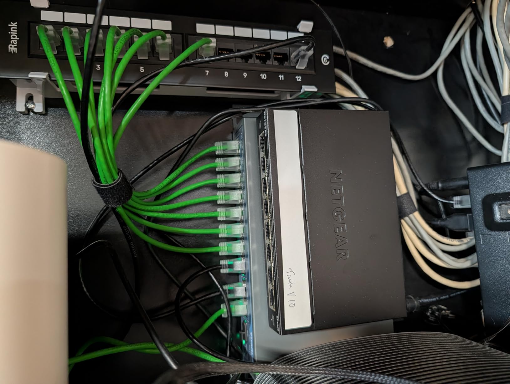 YuanLey 8 Port Gigabit PoE Switch with 2 Gigabit Uplink, 8 PoE+ Port 1000Mbps, 1 SFP Port, 120W 802.3af/at, Metal, Qos, Unmanaged Plug and Play AI Smart Detection Ethernet Switch customer photo 1