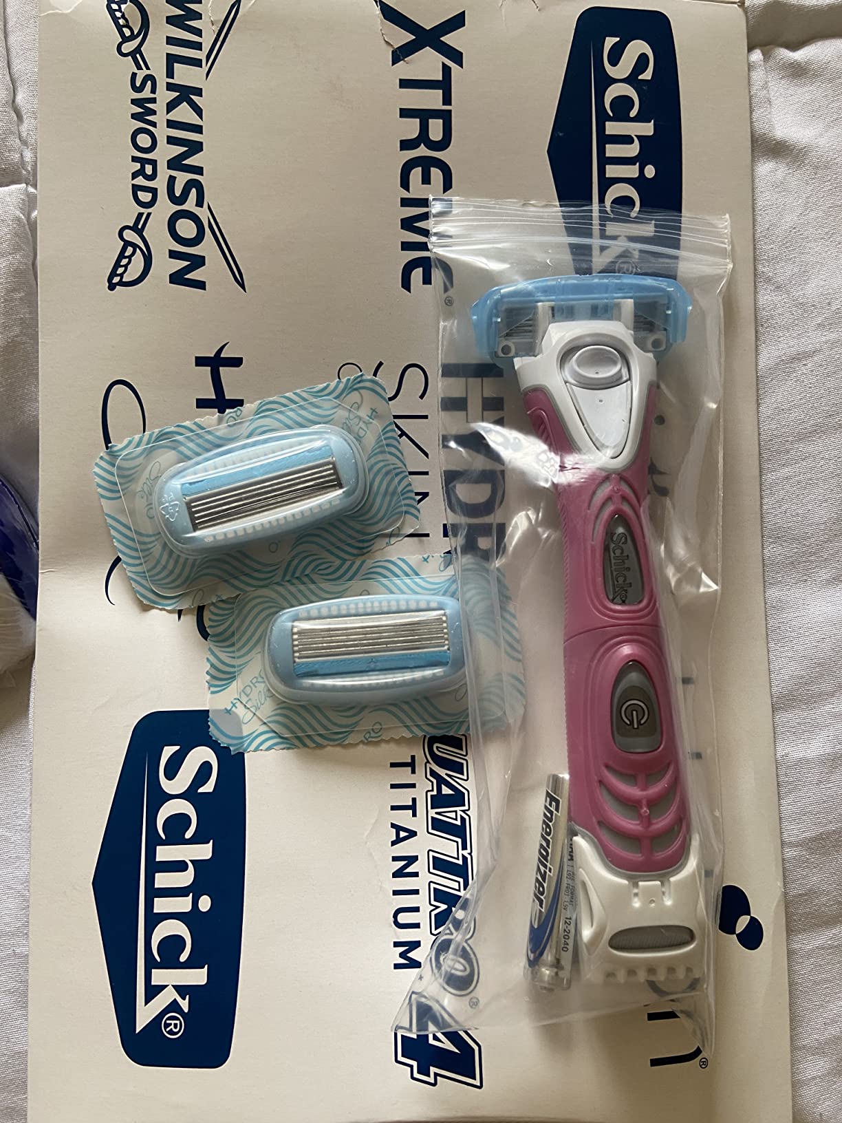Schick Hydro Silk TrimStyle 2in1 Bikini Trimmer & Razor, Handle & 3 Refills customer photo 1