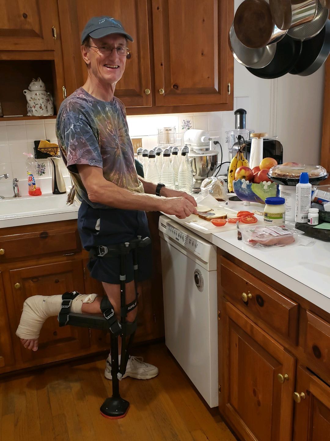 iWALK3.0 Original Hands Free Knee Crutch-Replaces Knee Scooter & Crutches customer photo 1