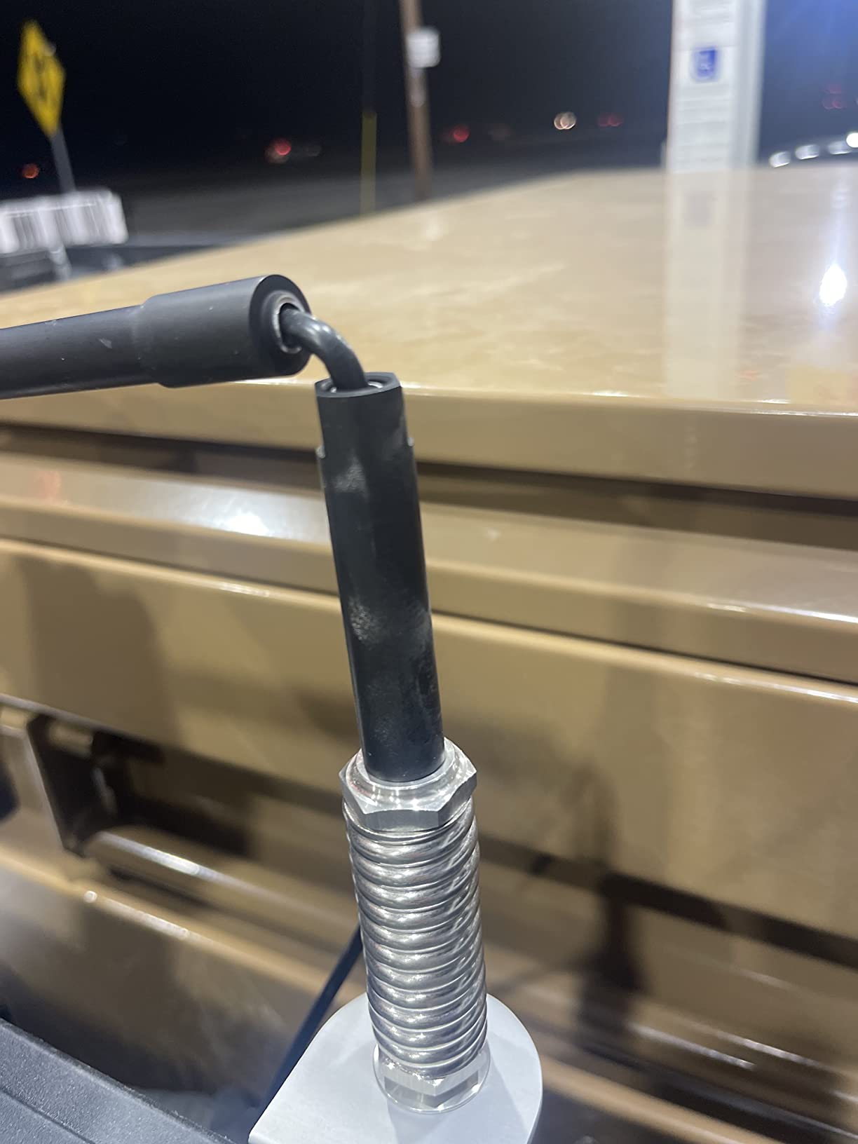 weBoost Drive Reach OTR - Cell Phone Signal Booster for Trucks and SUVs | Boosts 5G & 4G LTE for All U.S. Carriers - Verizon, AT&T, T-Mobile & more | Made in the U.S. | FCC Approved (model 477154) customer photo 1