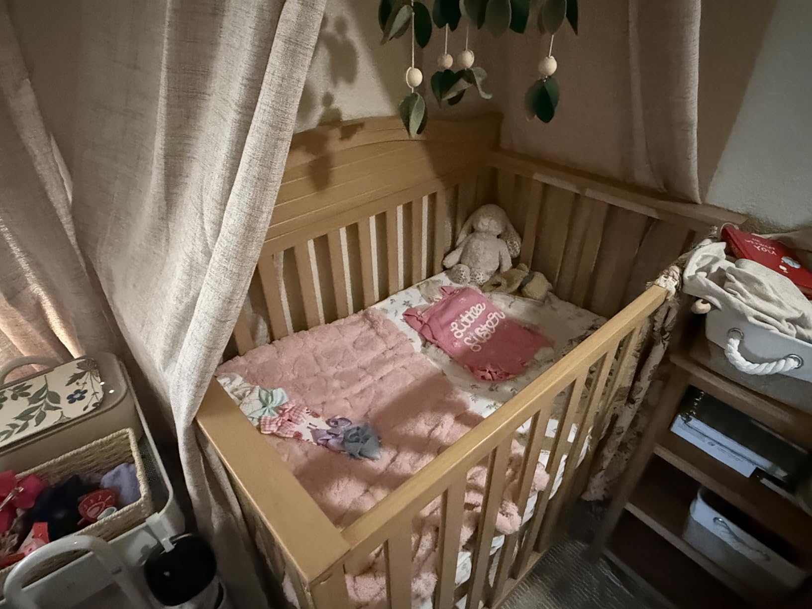 Graco Stella 4-in-1 Convertible Mini Crib with Bonus Mattress, Pebble Gray customer photo 1