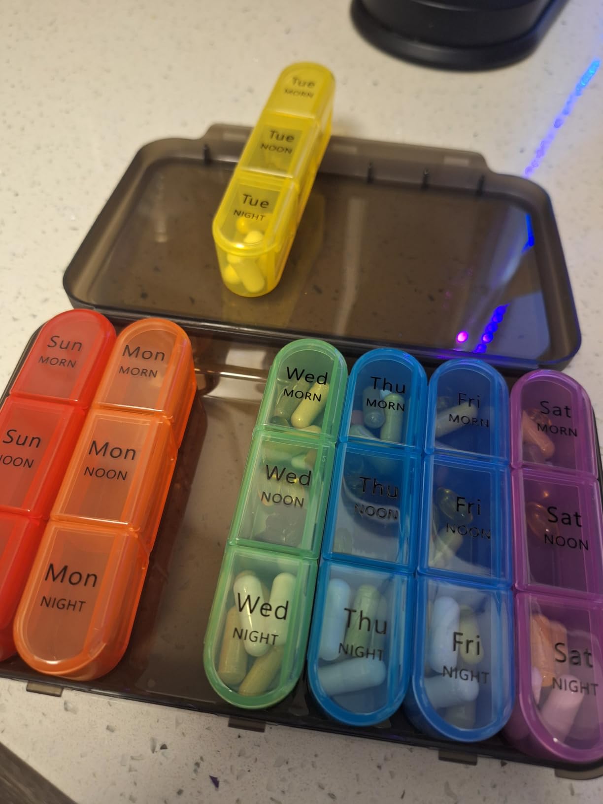 Daviky Pill Organizer 3 Times a Day, Pill Box 7 Day, Weekly Travel Case customer photo 1