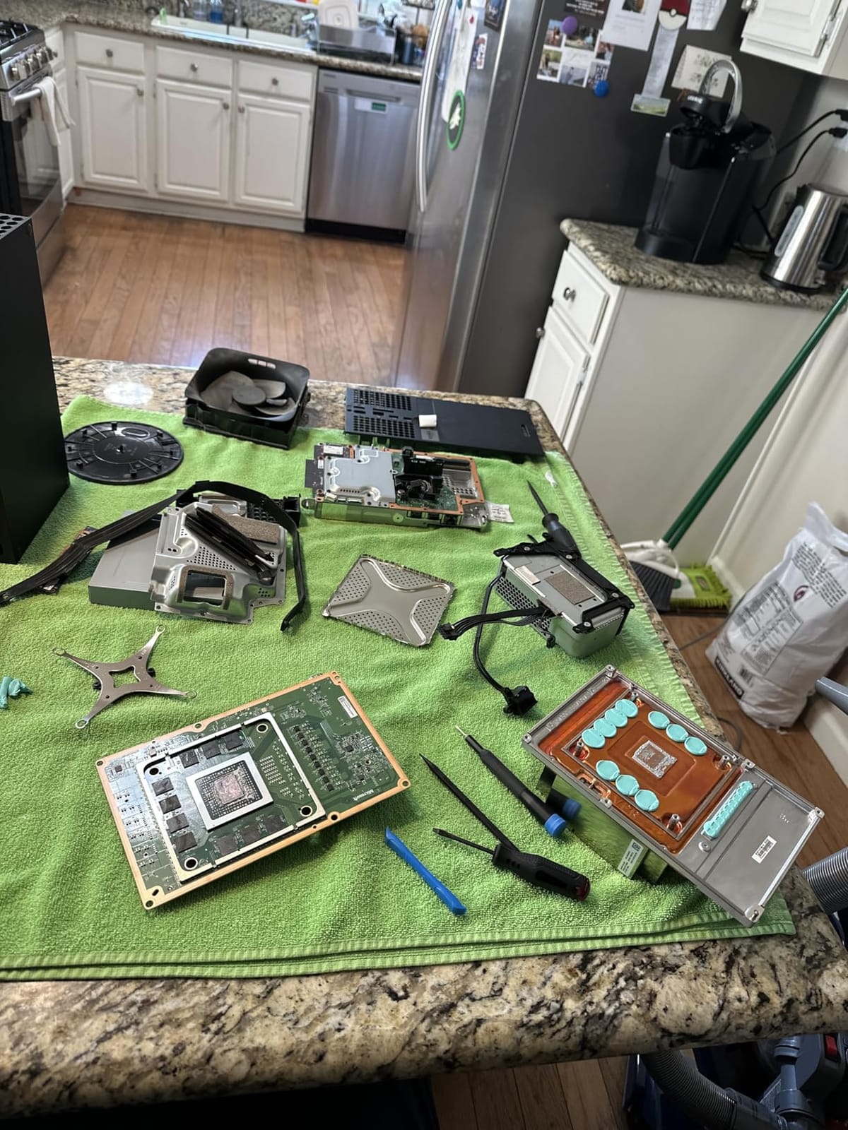 iFixit Essential Electronics Toolkit - PC, Laptop, Phone Repair Kit customer photo 2