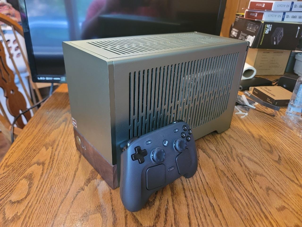Fractal Design Terra Jade - Wood Walnut Front Panel - Small Form Factor - Mini ITX Gaming case – PCIe 4.0 Riser Cable – USB Type-C - Anodized Aluminum Panels customer photo 2