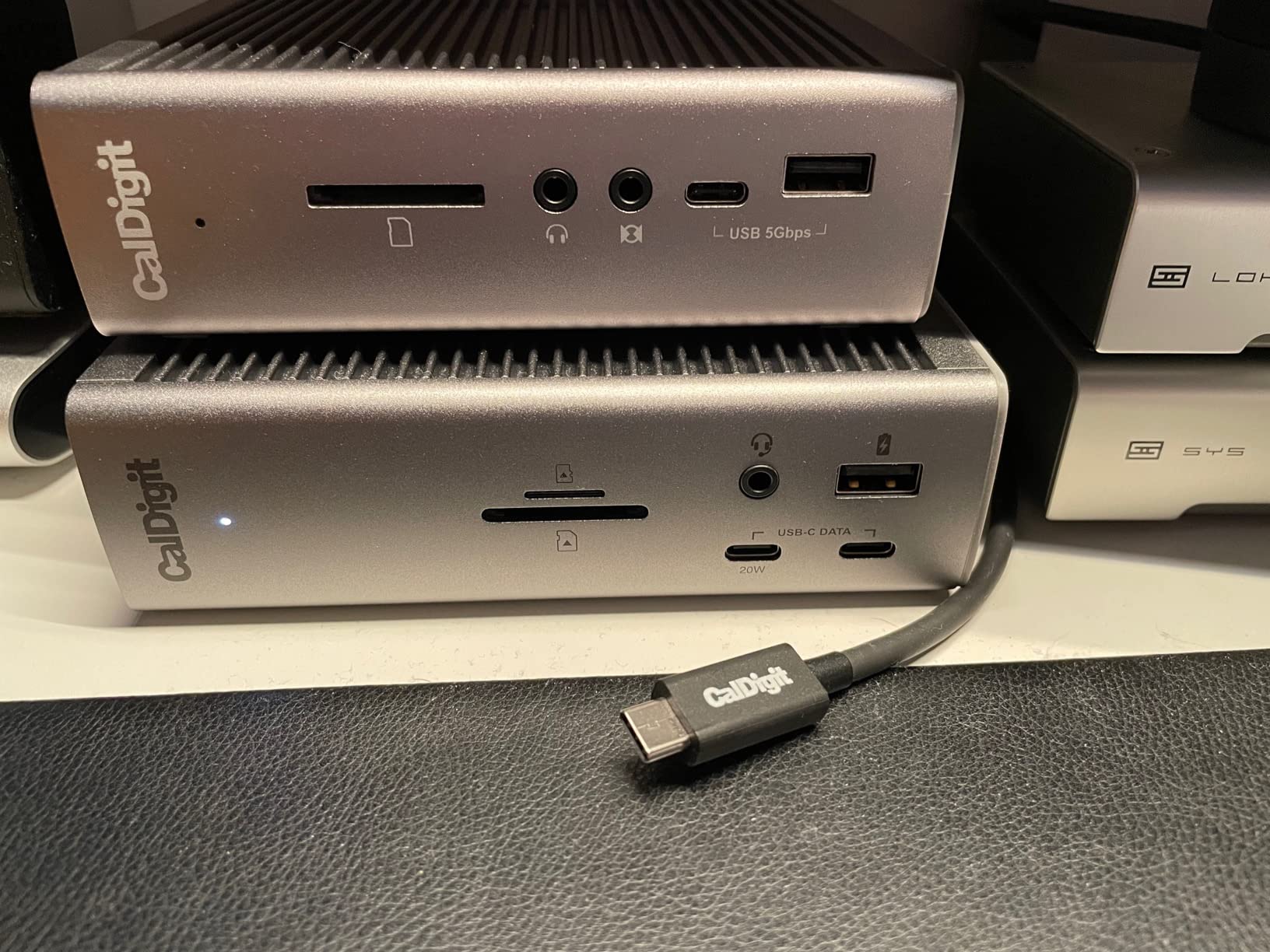 CalDigit TS4 18 Port Thunderbolt 4 Dock, 98W Charging, 3X TBT4 (40Gb/s), 3X USB-C + 5X USB-A (10Gb/s), 2.5GbE LAN, 8K@30Hz or 2X 6K@60Hz Displays, Mac/Windows/Chrome, Space Gray, 0.8m Certified Cable customer photo 1