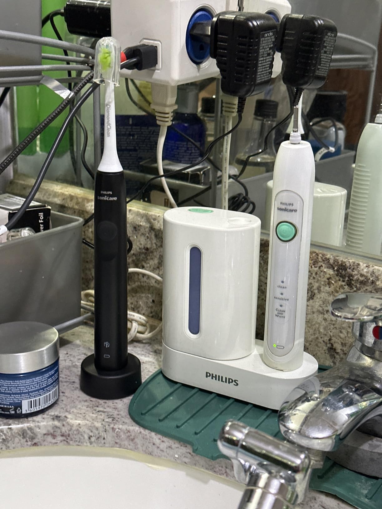 Philips Sonicare 4100 Rechargeable Electric Toothbrush, 1 Brush Head, Black customer photo 2