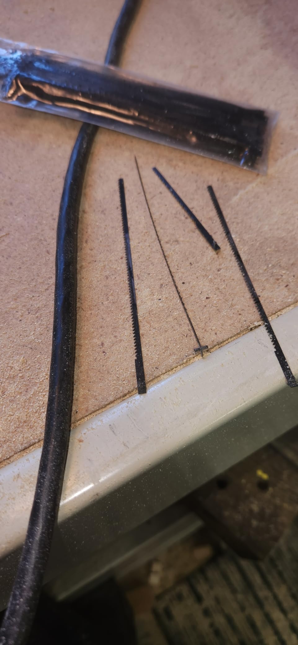 FOXBC Scroll Saw Blade 5 Inch Pin End, 15 TPI Fit Wen 3921, Craftsman, Dremel, Delta, Ryobi and All 15in. and 16in. Scroll Saw - 36 Pack customer photo 1