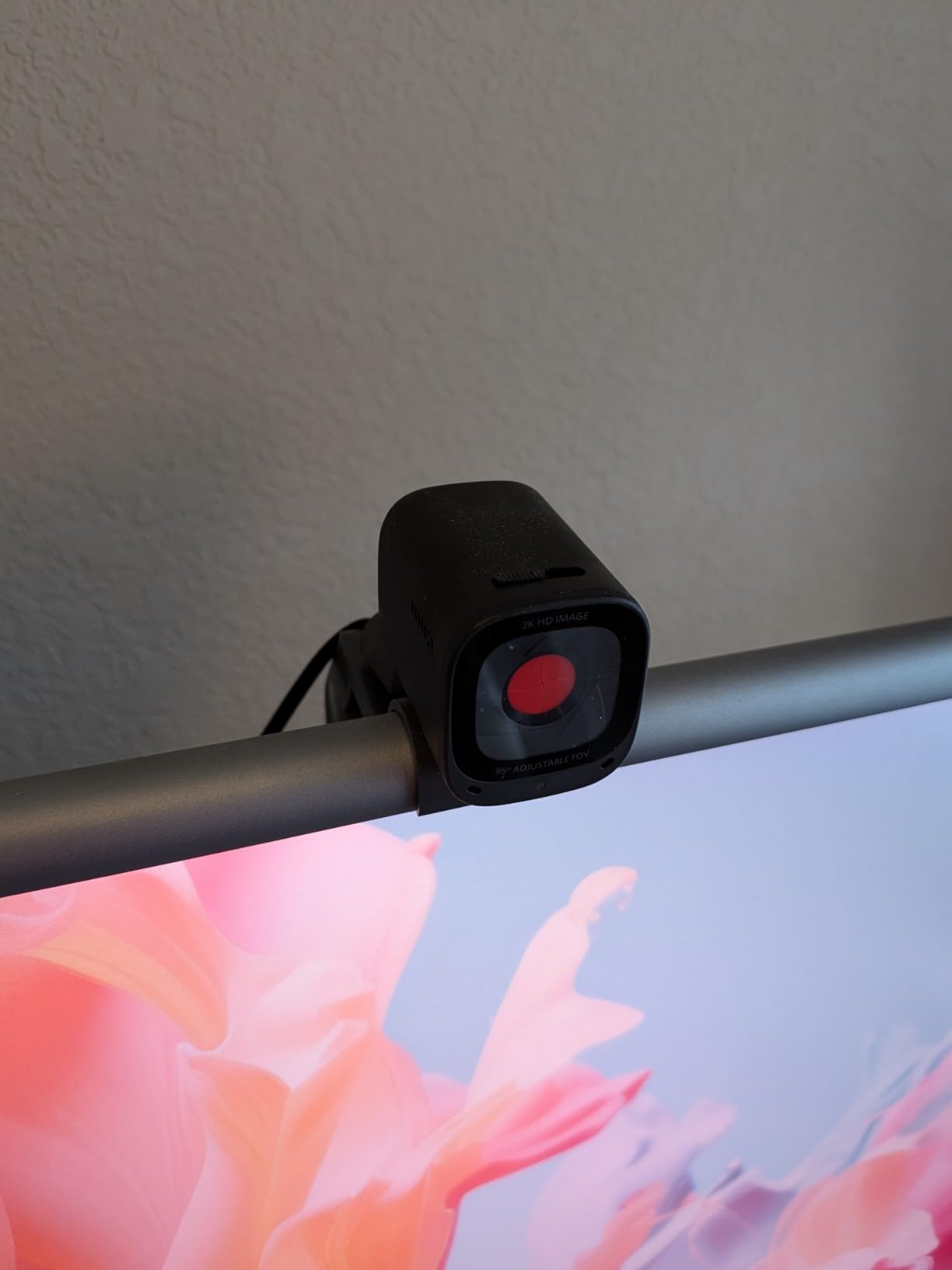 Anker PowerConf C200 2K Webcam for PC/Laptop/Mac, Low-Light Correction customer photo 1