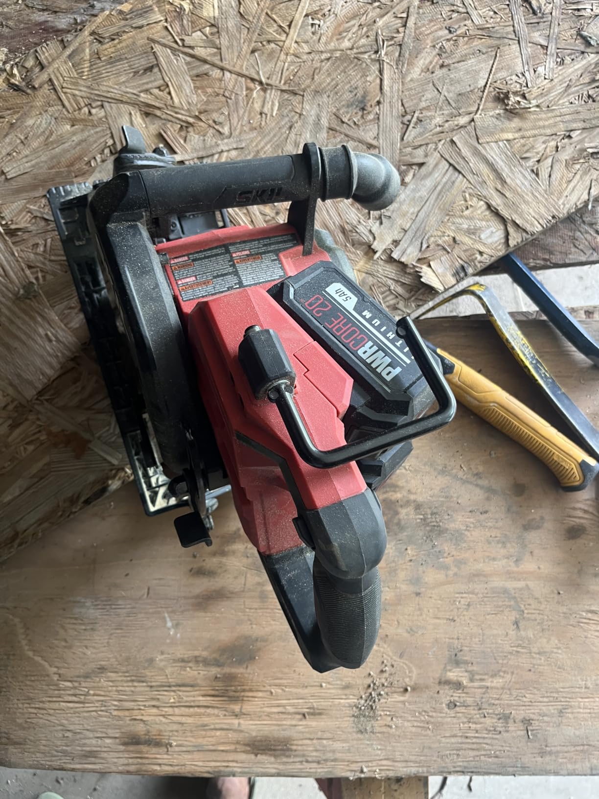 SKIL 2x20V PWR CORE 20 Brushless 7-1/4” Rear Handle Circular Saw Kit Includes Two 5.0Ah Batteries and Dual Port Auto PWR Jump Charger-CR5429B-20, Red customer photo 2