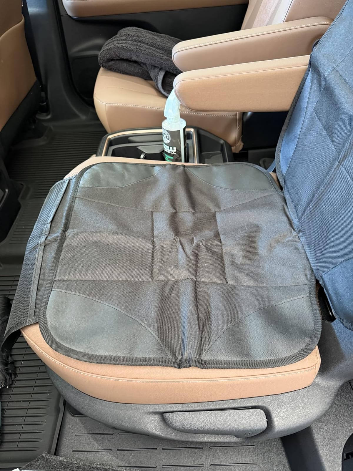 Siivton Car Seat Protector for Child Car Seat,Waterproof Car Seat Cover for Leather and Fabric Seats, 2 Mesh Pockets, Non-Slip Bottom,Thick Padding Cushion customer photo 1