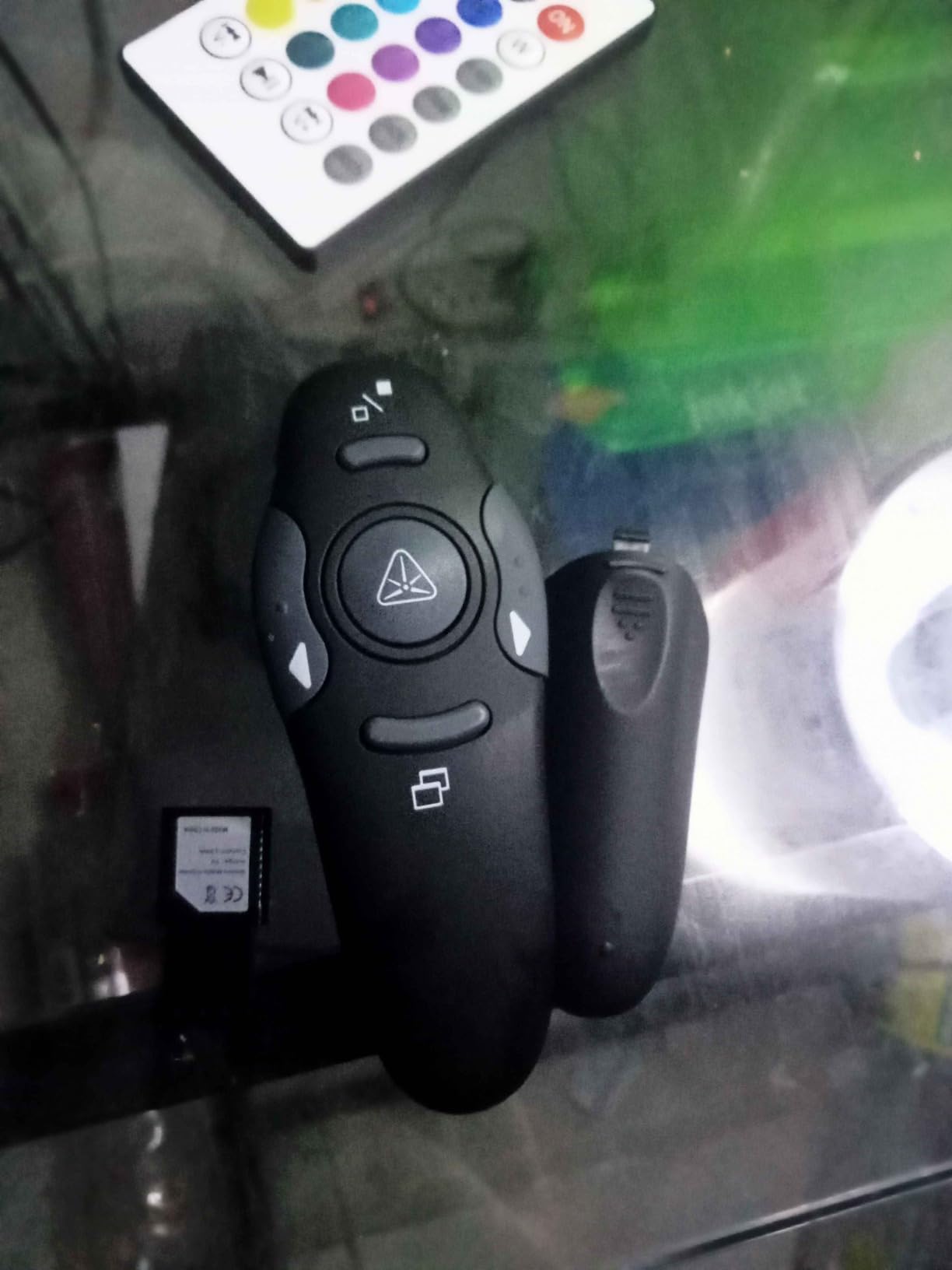 Presentation Clicker for PowerPoint, Wireless Remote Control with Red Laser customer photo 2