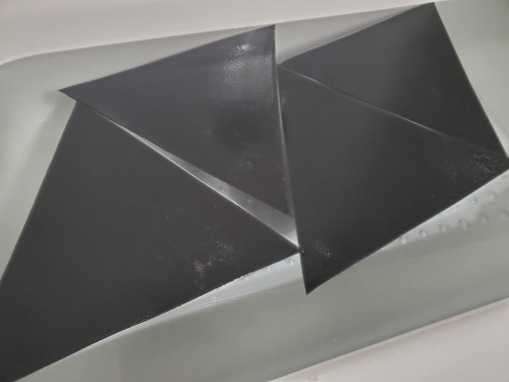 Foroomaco Triangular Pyramid Bass Traps for Ceiling Corners, 4 Pack, Black customer photo 1
